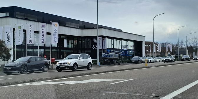 Bien professionnel à louer à Maastrichtersteenweg 163, 3680 Maaseik