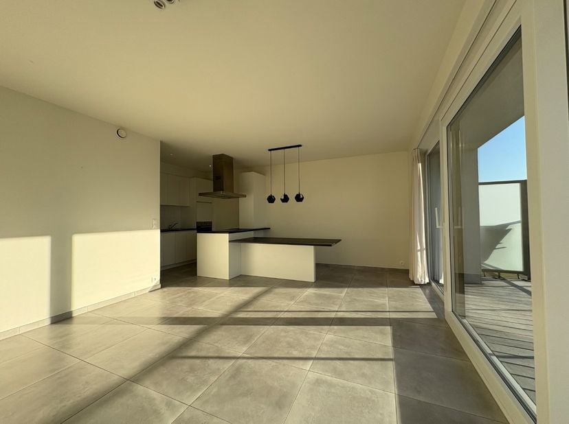 Op zoek naar een modern, lichtrijk en centraal gelegen appartement?<br />
Ontdek dit prachtige, instapklare appartement (bouwjaar 2018) in het hartje