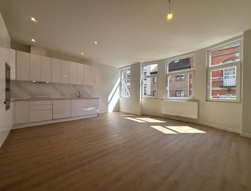                                         Appartement te huur in Ukkel, € 1.550
