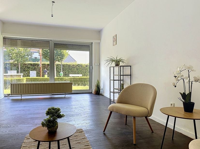 Bent u op zoek naar een lichtrijk, energiezuinig appartement op een rustige maar centrale ligging? <br />
Dan is dit verzorgde gelijkvloers appartemen