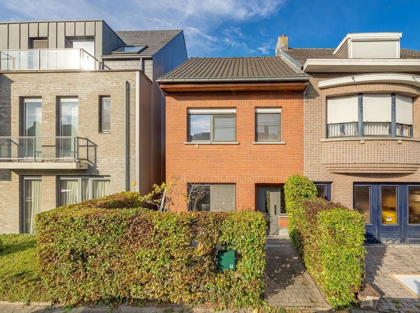 Cette jolie maison située à Berlaar offre un équilibre parfait entre fonctionnalité et confort. Avec trois chambres spacieuses et une surface habitabl