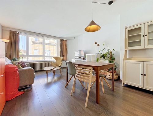                                         Appartement te huur in Etterbeek, € 985
