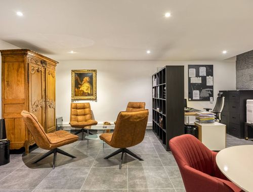                                         Bureaux avec habitation à vendre à Brugge, € 695.000
