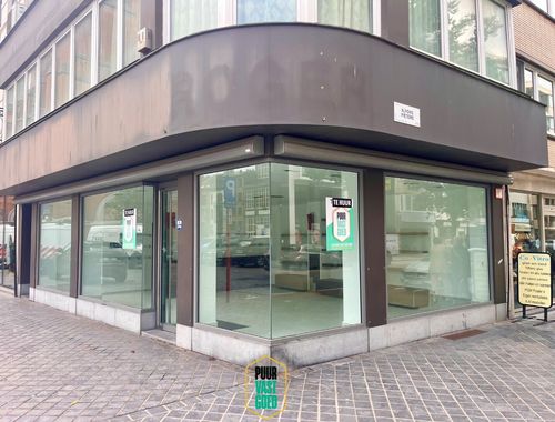                                         Handelszaak te huur in Oostende, € 1.300
