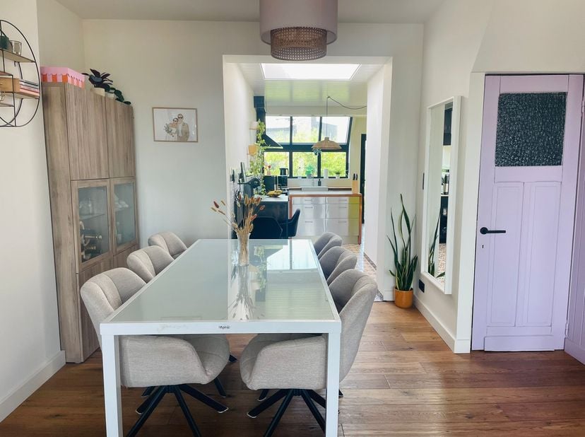 Vlak bij het centrum van Mechelen vind je deze instapklare bel-etagewoning met twee slaapkamers, een ruime garage, zonnig terras en tuin.<br />
<br />