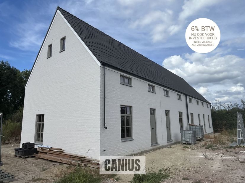 NIEUWBOUWWONING MET 3 SLKS OP HET BEGIJNHOF<br />
Aan de stadsrand van Sint-Truiden treffen wij op het Begijnhof vier unieke nieuwbouwwoningen aan. D