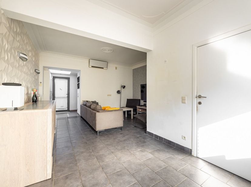 Cette jolie maison située à Berlaar offre un équilibre parfait entre fonctionnalité et confort. Avec trois chambres spacieuses et une surface habitabl