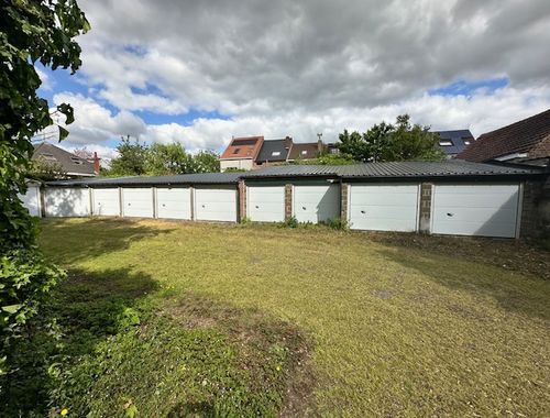                                         Garage à louer à Sint-Amandsberg, € 95
