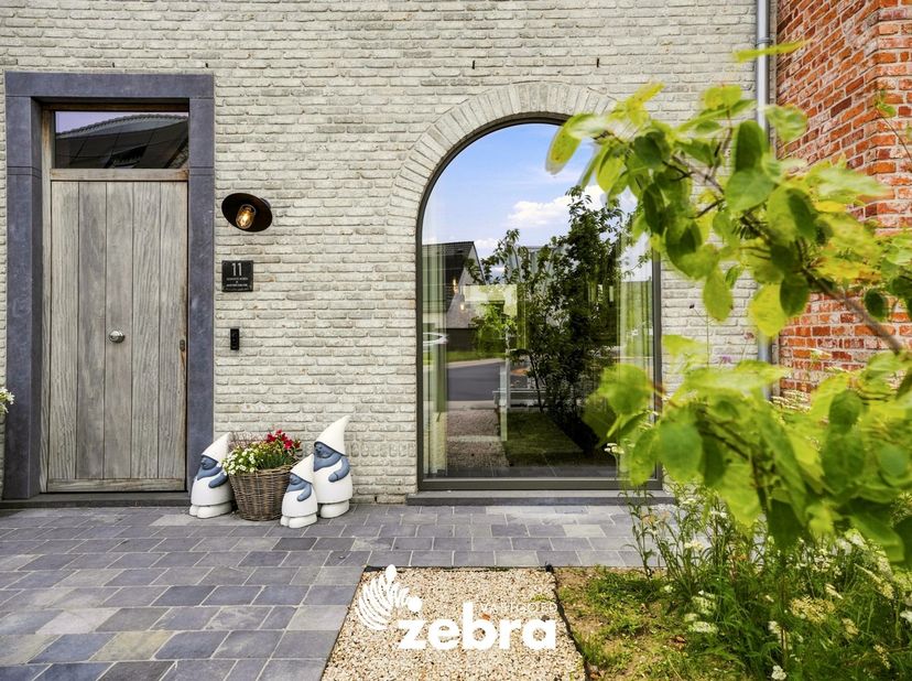 Rustig gelegen, met winkels, scholen en andere dagelijkse voorzieningen in de nabije omgeving, geniet u hier van een aangename woonomgeving met een vl