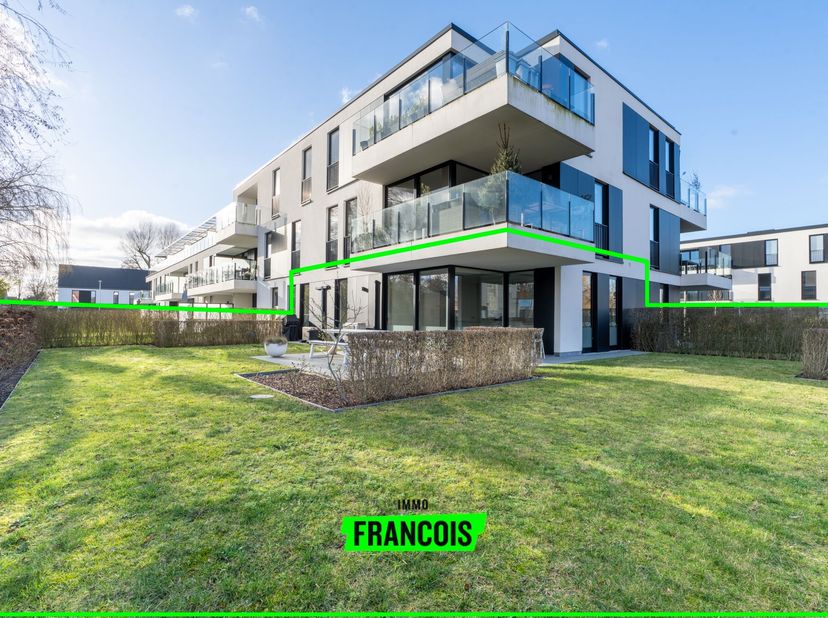 Ce jeune appartement présente de nombreux atouts. Tout d'abord, son emplacement avantageux au centre de Jabbeke. Toutes les commodités se trouvent à p