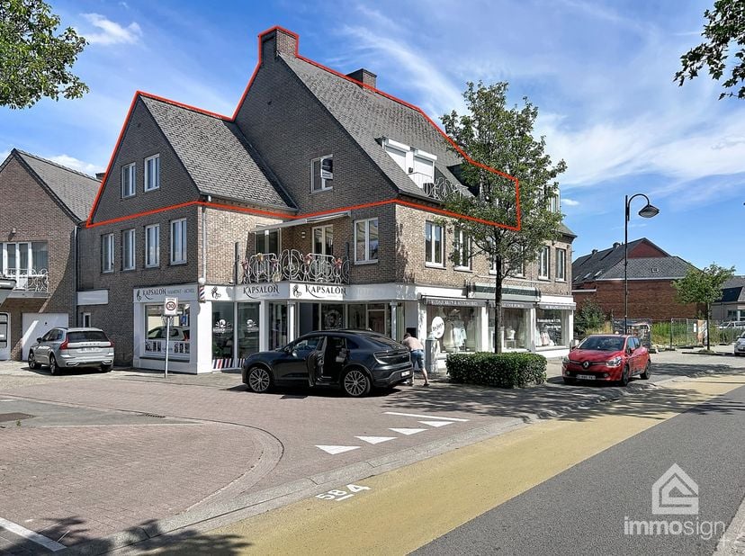 PLUSPUNTEN:&amp;nbsp;<br />
+ bewoonbare oppervlakte: 119 m²<br />
+ 2 slaapkamers<br />
+ af te werken zolderruimte<br />
+ ruime leefruimtes<br />
+ ter