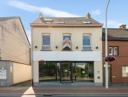                                         Handelspand met woonst te koop in Hemiksem, € 509.000
