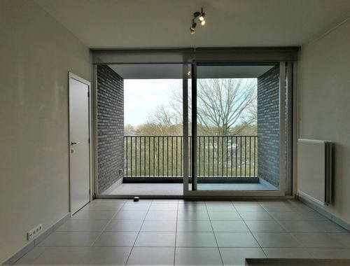                                         Appartement te huur in Sint-Denijs-Westrem, € 870
