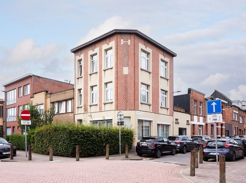 Appartement te koop in Zonnedauwstraat 23,
                    2610 Wilrijk