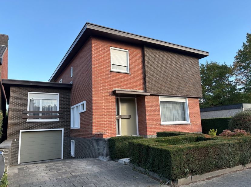 Huis te koop in PENNOENSTRAAT 34,
                    8800 Roeselare
