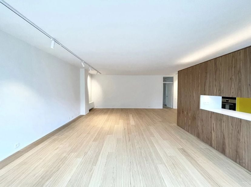 Goed gepresenteerd door Maia Zinchenko:maia.zinchenko@victoire.be<br />
Victoire-Junot presenteert u: Wolvendael Park - Prachtig appartement gelegen o
