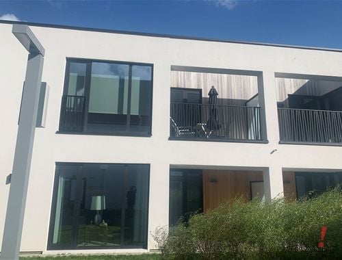                                         Appartement à louer à Varsenare, € 910
