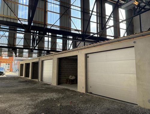                                         Opslagplaats te koop in La Louvière, € 62.500
