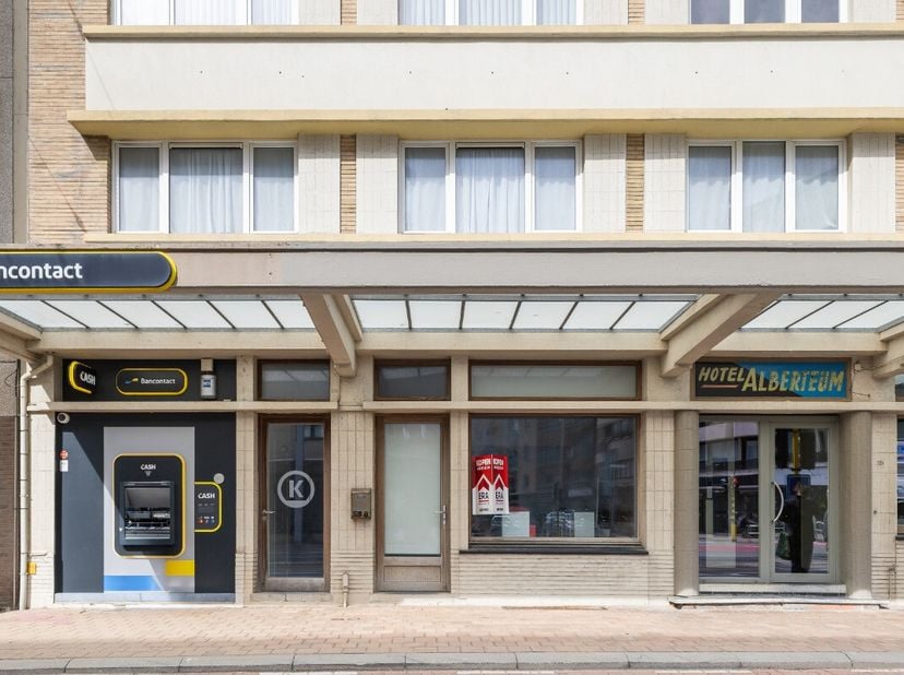 Bien professionnel à vendre à Koninklijke Baan 328A boîte GV,
                    8670 Sint-Idesbald