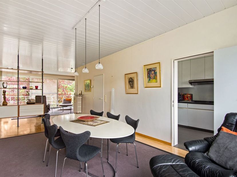 Maison de 2 chambres à coucher avec garage et grand jardin à vendre !<br />
Situation :<br />
Cette maison est située à Wilrijk, dans un endroit calme