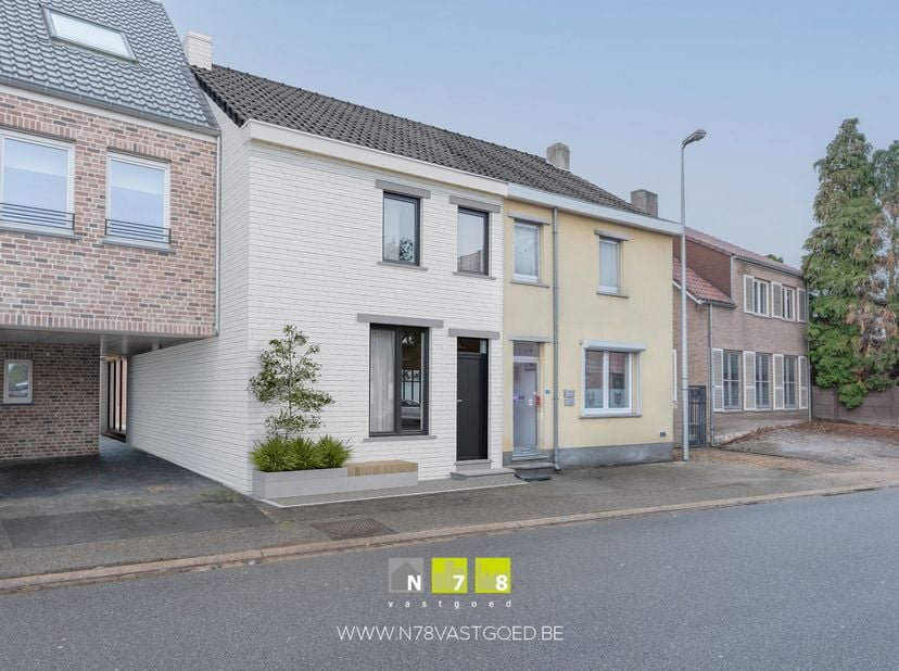 VOLLEDIG TE RENOVEREN RIJWONING OP EEN PERCEEL VAN 3A69CA TE LANAKEN. <br />
TROEVEN<br />
- Dichtbij het centrum van Lanaken. Alle belangrijke voorzi