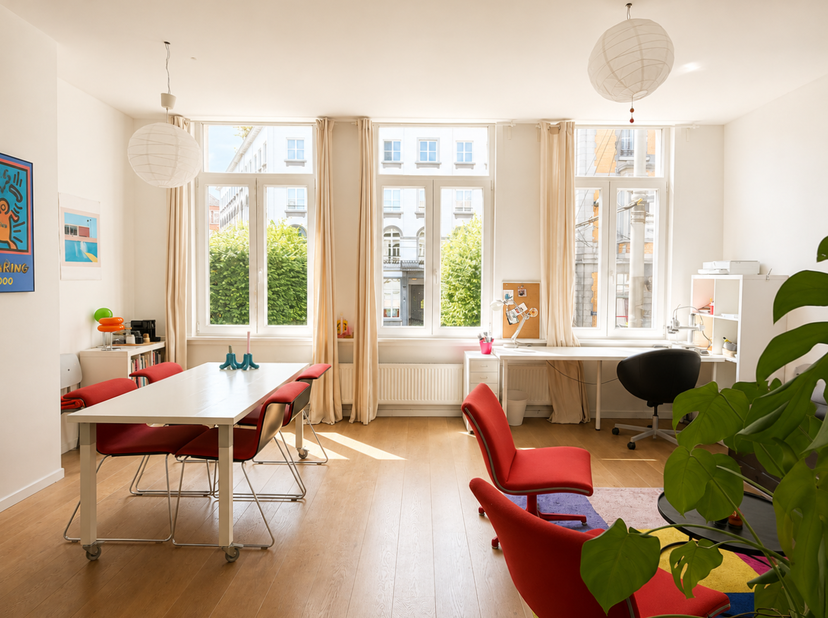Dit appartement van ca 76 m² is gelegen in het hartje van Antwerpen in de gezellige Minderbroedersrui. Op een heerlijk centrale locatie midden in de s