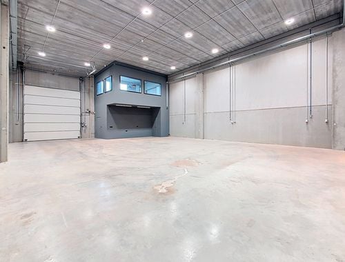                                         Bedrijfsgebouw te huur in Kontich, € 1.800

