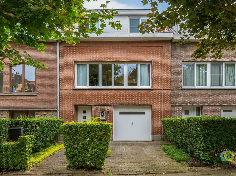 ** OPTIE** Gelegen in Koningslo, in een rustige en groene woonomgeving nabij winkels, openbaar vervoer en de belangrijkste invalswegen naar Brussel, b