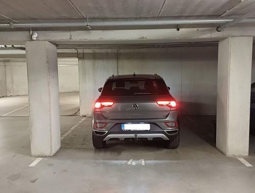                                         Place de stationnement à louer à Boechout, € 75
