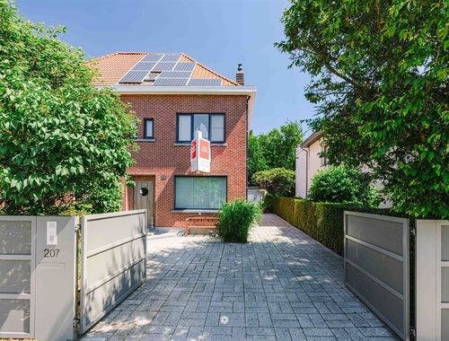                                         Maison à vendre à Burcht, € 425.000
