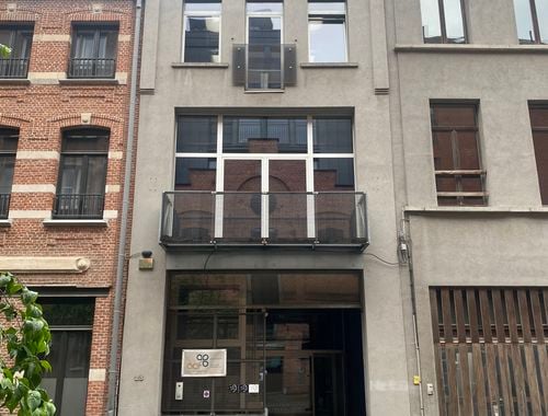                                         Bureaux à louer à Antwerpen, € 675

