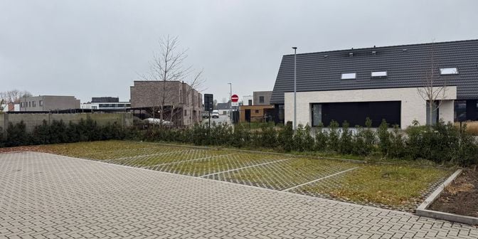 Garage te huur in Stationsstraat 62 bus P1, 8540 Deerlijk