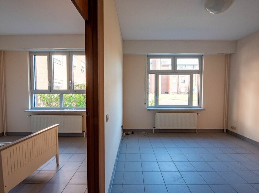 Ontdek het perfecte evenwicht tussen groen en stadsleven. In de zorgcampus Hof Sint Jozef biedt Walls Vastgoedmakelaars enkele assistentiewoningen te