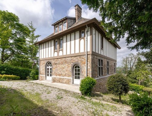                                         Maison de maître à vendre à Namur, € 690.000
