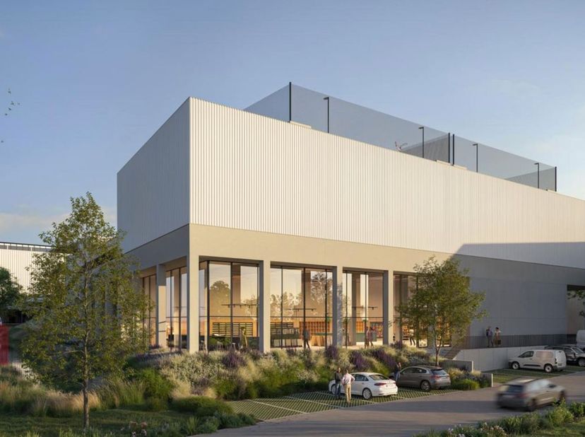Nieuwbouw KMO-unit met een oppervlakte van 154 m² en 2 privatieve parkeerplaatsen te koop.&amp;nbsp;<br />
Laatste fase van het bedrijvenpark "WESTGATE -