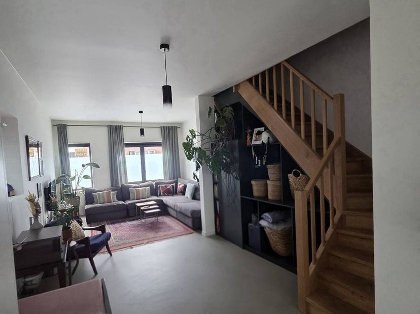 Deze woning combineert comfort en energiezuinig wonen.  Gelegen in het centrum van Kapellen op wandelafstand van winkels, scholen, openbaar vervoer en