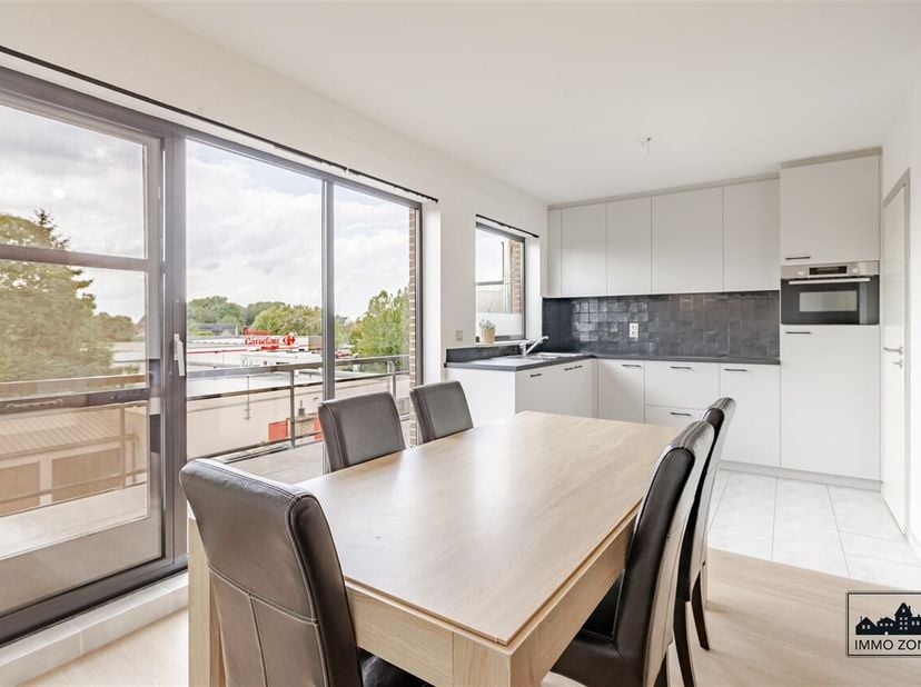 Bent u op zoek naar een instapklaar éénslaapkamerappartement mét garagebox in het hart van Sint-Gillis-Waas? Dan is dit zeker een bezoek waard!<br />