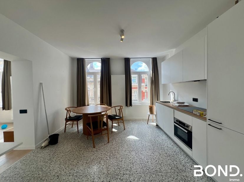 Beschikbaar vanaf 15/09 <br />
Beschikbaar voor studenten en PhD-studenten.<br />
Bent u op zoek naar een ruim en instapklaar appartement op een absol