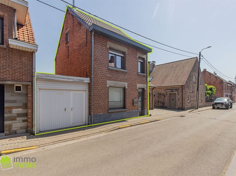 Leuke starters- gezinswoning met 3 slaapkamers, garage voor 3 auto's en gezellige tuin nabij centrum Appels<br />
Bent u op zoek naar een degelijk geb