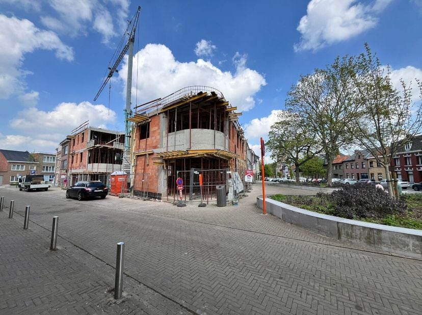 ! Laatste kans in residentie De Kapenij ! Prachtig BEN-appartement met terras in residentie De Kapelanij op wandelafstand van het centrum van Sint-Tru