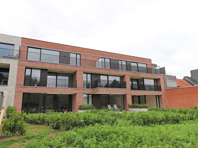 Welkom in het hart van Ardooie, welkom in residentie Parkzicht 2. Het uniek woonproject met het comfort van vandaag met zicht achteraan op het gemeent