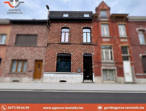                                         Maison de maître à vendre à La Louvière, € 238.000
