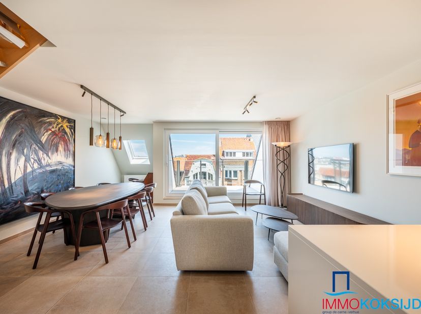 Residentie Monico is gelegen in het commerciële centrum van Koksijde-Bad. Dankzij de uiterst centrale ligging zijn alle winkels maar ook de Zeedijk on
