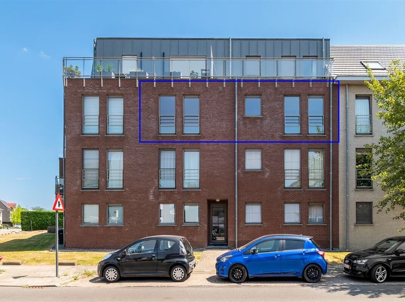 Recent appartement, gunstig gelegen pal in het centrum van Putte.<br />
Dit knap 2-slaapkamer appartement is gelegen op de tweede verdieping van een r
