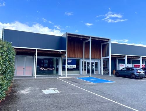                                         Handelszaak te huur in Maaseik, € 3.500
