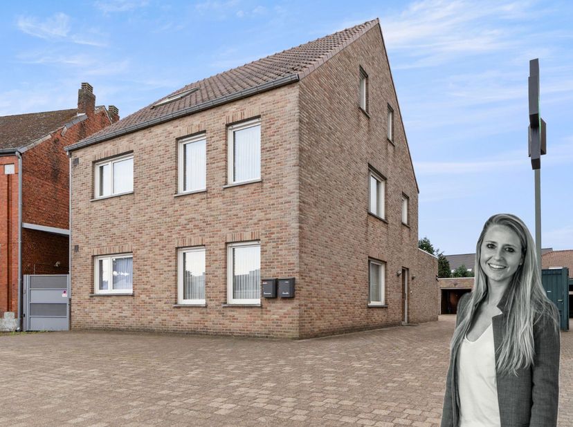 INSTAPKLAAR DUPLEX-APPARTEMENT MET GROOT TERRAS<br />
<br />
Dit unieke duplex-appartement is gelegen in het centrum van Helchteren. Het appartement b