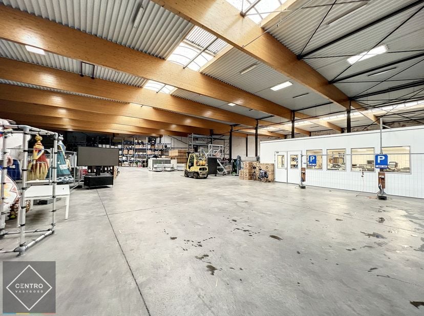 Bien professionnel à louer
                    à 8800 Roeselare