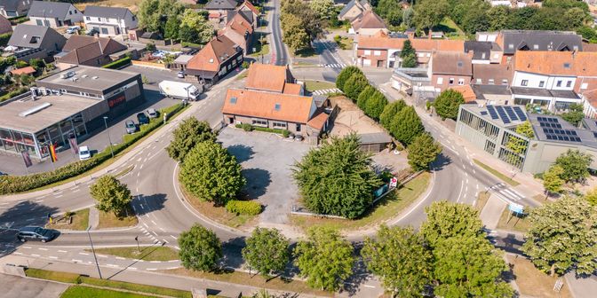 Bien professionnel à vendre à Ommegang Zuid 18, 8840 Staden