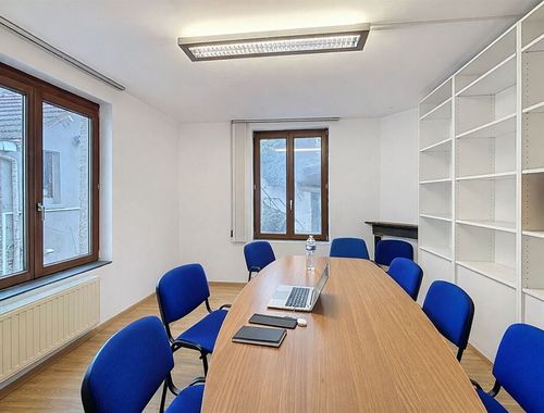                                         Complexe de bureaux à louer à Ixelles, € 2.350
