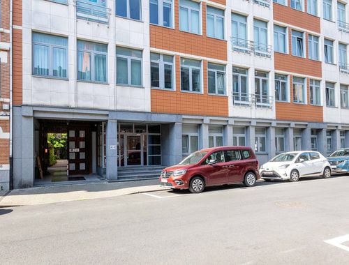                                         Bureaux à louer à Ixelles, € 1.650
